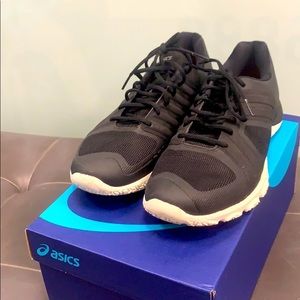 Asics women’s training shoe. Size 10